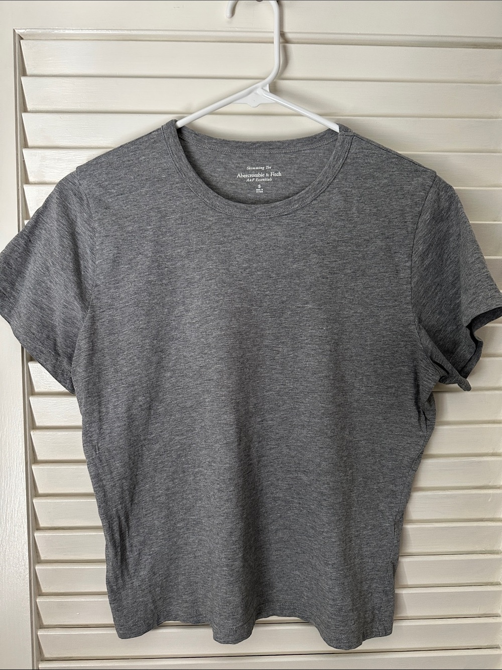 Abercrombie & Fitch Heather Gray Short Sleeve Crew Tee